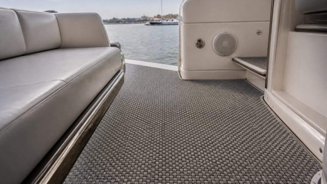 benefits-of-woven-vinyl-for-yachts-a-2026-guide-1788950508-1